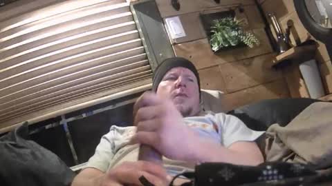 Snapshot of hungsingledad79 chatting on 18, 12, 2024 HuingsingleDad79 online show from 18, 12, 2024