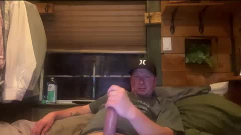 Snapshot of hungsingledad79 chatting on 9, 9, 2025 HuingsingleDad79 online show from 9, 9, 2025