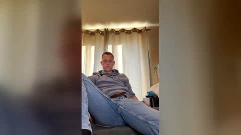 Snapshot of hungteasex chatting on 17, 4, 2026 HungTeaseX online show from 17, 4, 2026
