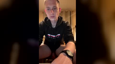Snapshot of hungteasex chatting on 20, 4, 2026 HungTeaseX online show from 20, 4, 2026
