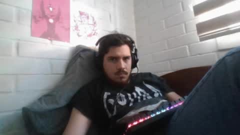 Snapshot of hungweeb chatting on 15, 4, 2026 Rod online show from 15, 4, 2026