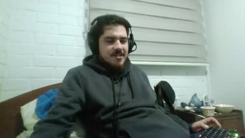 Snapshot of hungweeb chatting on 24, 4, 2026 Rod online show from 24, 4, 2026