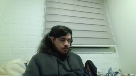 Snapshot of hungweeb chatting on 25, 4, 2026 Rod online show from 25, 4, 2026