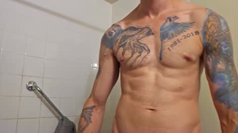 Snapshot of hunkwithglasses chatting on 21, 11, 2025 Wh8teboi online show from 21, 11, 2025