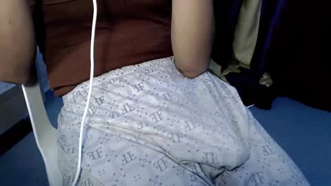 Snapshot of hunkyzeus chatting on 24, 12, 2024 hunkyzeus online show from 24, 12, 2024