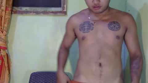 Snapshot of hunkyzeus chatting on 27, 10, 2025 hunkyzeus online show from 27, 10, 2025