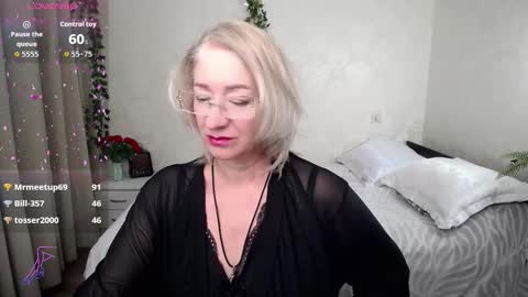 Snapshot of hunters_woman chatting on 25, 11, 2025 Irena online show from 25, 11, 2025