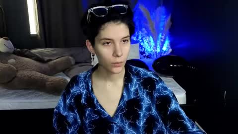 Hyeon Jin online show from 11, 3, 2025