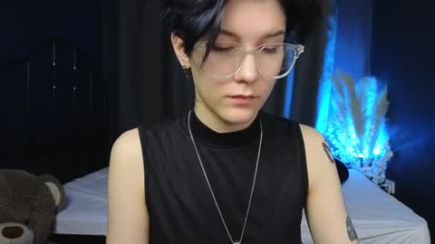 Hyeon Jin online show from 12, 3, 2025