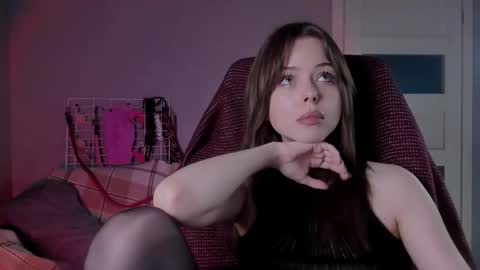 Miley. PVT open i have extra prices on nude show  online show from 27, 11, 2025