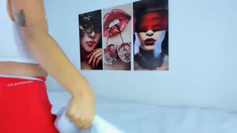 Snapshot of i_am_dolls chatting on 1, 12, 2025 The Dolls online show from 1, 12, 2025