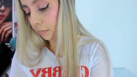 Snapshot of i_am_dolls chatting on 3, 12, 2025 The Dolls online show from 3, 12, 2025