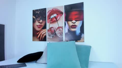 Snapshot of i_am_dolls chatting on 16, 12, 2025 The Dolls online show from 16, 12, 2025