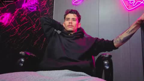 kelvis online show from 12, 11, 2025