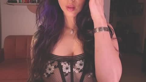 Lana Banana online show from 9, 4, 2026