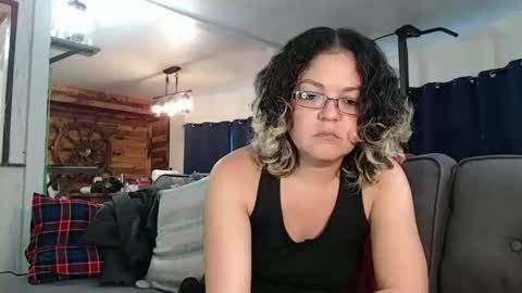 Snapshot of i_fetishize_u chatting on 21, 2, 2025 ShortStuff online show from 21, 2, 2025