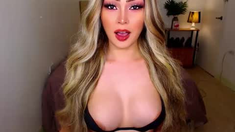 Snapshot of i_luv_2_fuck_you chatting on 2, 3, 2026 QUEEN SUSSIE BROWN online show from 2, 3, 2026