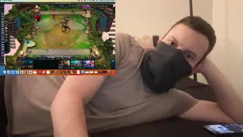 Snapshot of i_o_ro chatting on 8, 12, 2024 i o ro online show from 8, 12, 2024