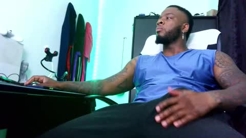 Mr H Independent model online show from 30, 10, 2025