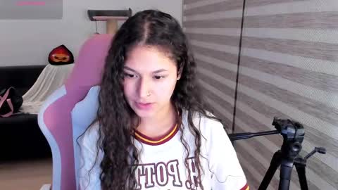 On instagram Imm  NikkiHelp me reach 100 likes online show from 22, 9, 2025