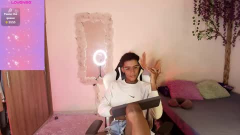Snapshot of iamandrey_ chatting on 4, 5, 2026 iamandrey_ online show from 4, 5, 2026