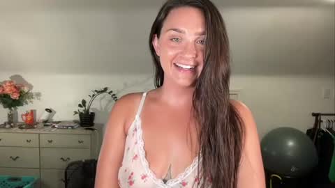 Snapshot of iamcrystalann chatting on 8, 7, 2026 Crystal online show from 8, 7, 2026