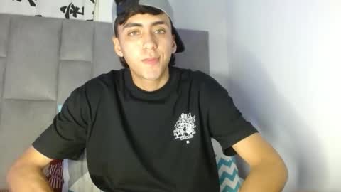 Snapshot of iammaik chatting on 17, 11, 2025 iammaik online show from 17, 11, 2025