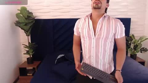 Snapshot of ian_davis chatting on 9, 1, 2025 Ian Davis online show from 9, 1, 2025