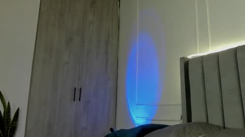 Snapshot of ice_princess__ chatting on 28, 10, 2025 Crystall online show from 28, 10, 2025