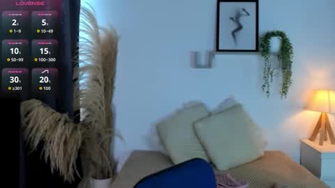 Snapshot of ice_y_abigail chatting on 28, 11, 2025 ice_y_abigail online show from 28, 11, 2025