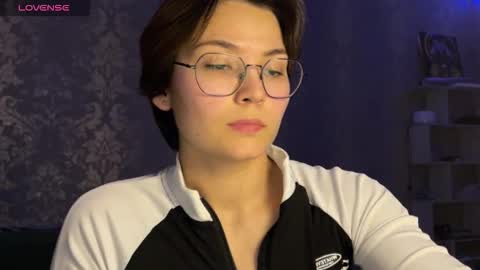 Ksenia online show from 15, 4, 2026