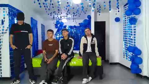 Snapshot of icevermilk chatting on 30, 12, 2024 THOMAS AND DAMIAND online show from 30, 12, 2024