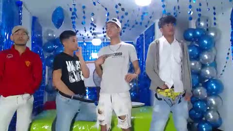 Snapshot of icevermilk chatting on 11, 1, 2025 THOMAS AND DAMIAND online show from 11, 1, 2025