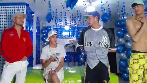 Snapshot of icevermilk chatting on 11, 1, 2025 THOMAS AND DAMIAND online show from 11, 1, 2025