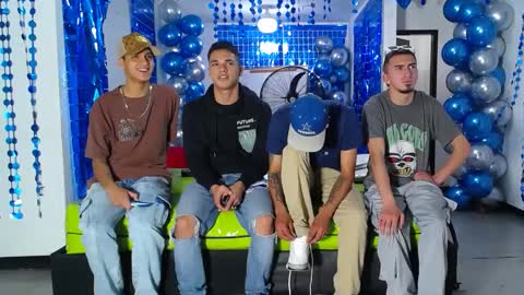 Snapshot of icevermilk chatting on 18, 1, 2025 THOMAS AND DAMIAND online show from 18, 1, 2025