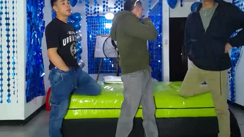 Snapshot of icevermilk chatting on 19, 1, 2025 THOMAS AND DAMIAND online show from 19, 1, 2025