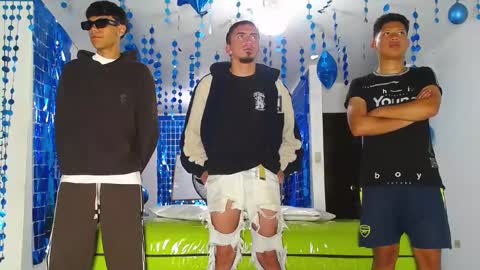 Snapshot of icevermilk chatting on 1, 2, 2025 THOMAS AND DAMIAND online show from 1, 2, 2025