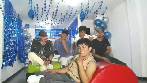 Snapshot of icevermilk chatting on 6, 2, 2025 THOMAS AND DAMIAND online show from 6, 2, 2025