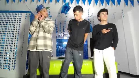 Snapshot of icevermilk chatting on 13, 2, 2025 THOMAS AND DAMIAND online show from 13, 2, 2025