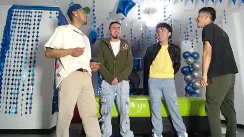 Snapshot of icevermilk chatting on 16, 2, 2025 THOMAS AND DAMIAND online show from 16, 2, 2025