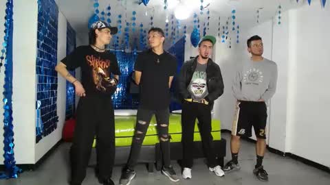 Snapshot of icevermilk chatting on 22, 2, 2025 THOMAS AND DAMIAND online show from 22, 2, 2025