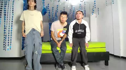 Snapshot of icevermilk chatting on 24, 2, 2025 THOMAS AND DAMIAND online show from 24, 2, 2025