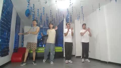 Snapshot of icevermilk chatting on 28, 2, 2025 THOMAS AND DAMIAND online show from 28, 2, 2025