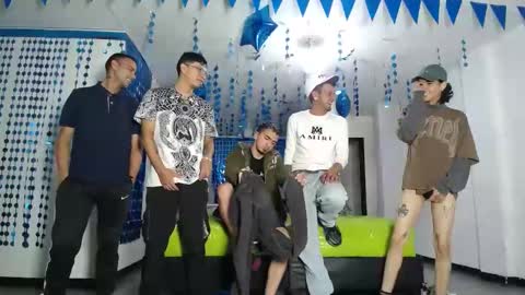 Snapshot of icevermilk chatting on 2, 3, 2025 THOMAS AND DAMIAND online show from 2, 3, 2025