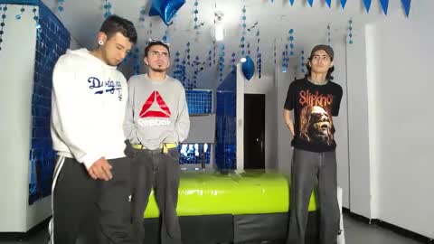 Snapshot of icevermilk chatting on 3, 3, 2025 THOMAS AND DAMIAND online show from 3, 3, 2025