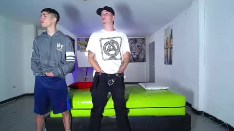 Snapshot of icevermilk chatting on 24, 9, 2025 THOMAS AND DAMIAND online show from 24, 9, 2025