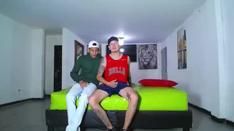 Snapshot of icevermilk chatting on 27, 9, 2025 THOMAS AND DAMIAND online show from 27, 9, 2025