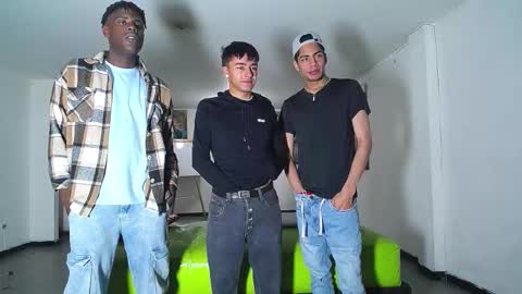 Snapshot of icevermilk chatting on 11, 10, 2025 THOMAS AND DAMIAND online show from 11, 10, 2025