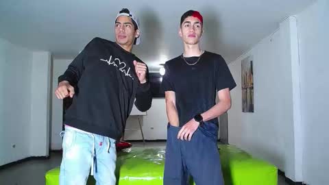 Snapshot of icevermilk chatting on 16, 10, 2025 THOMAS AND DAMIAND online show from 16, 10, 2025