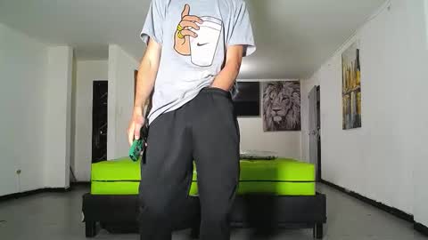 Snapshot of icevermilk chatting on 19, 10, 2025 THOMAS AND DAMIAND online show from 19, 10, 2025